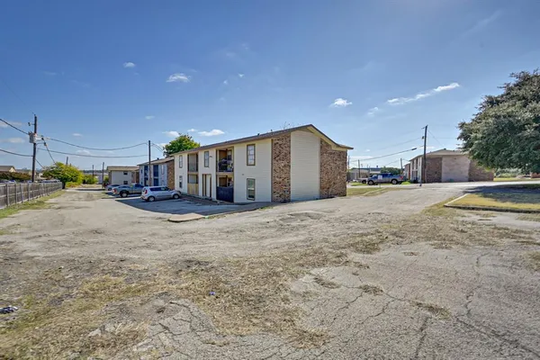 $950 | 8002 Cambridge Circle, Unit A, White Settlement, TX 76108