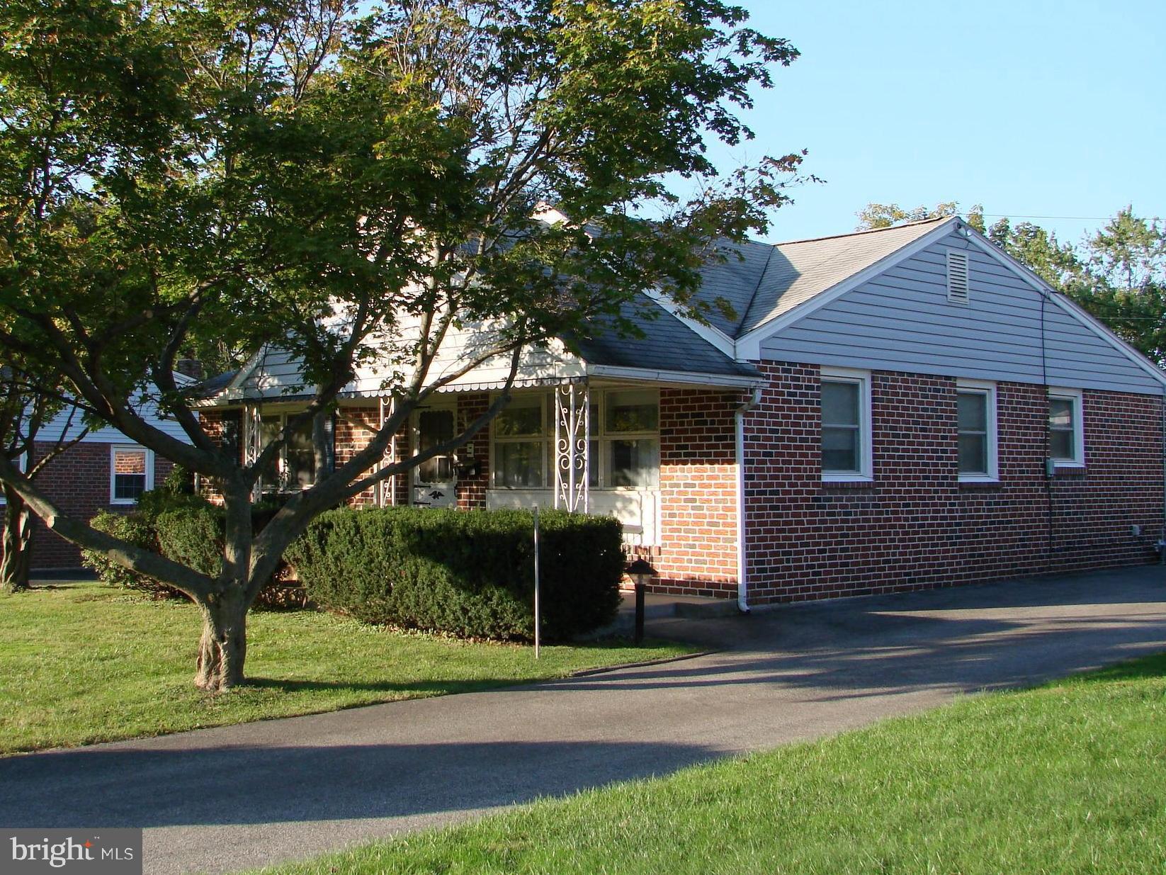 9 Lawnton Road Norristown, PA 19401 - Photo 2 of 18