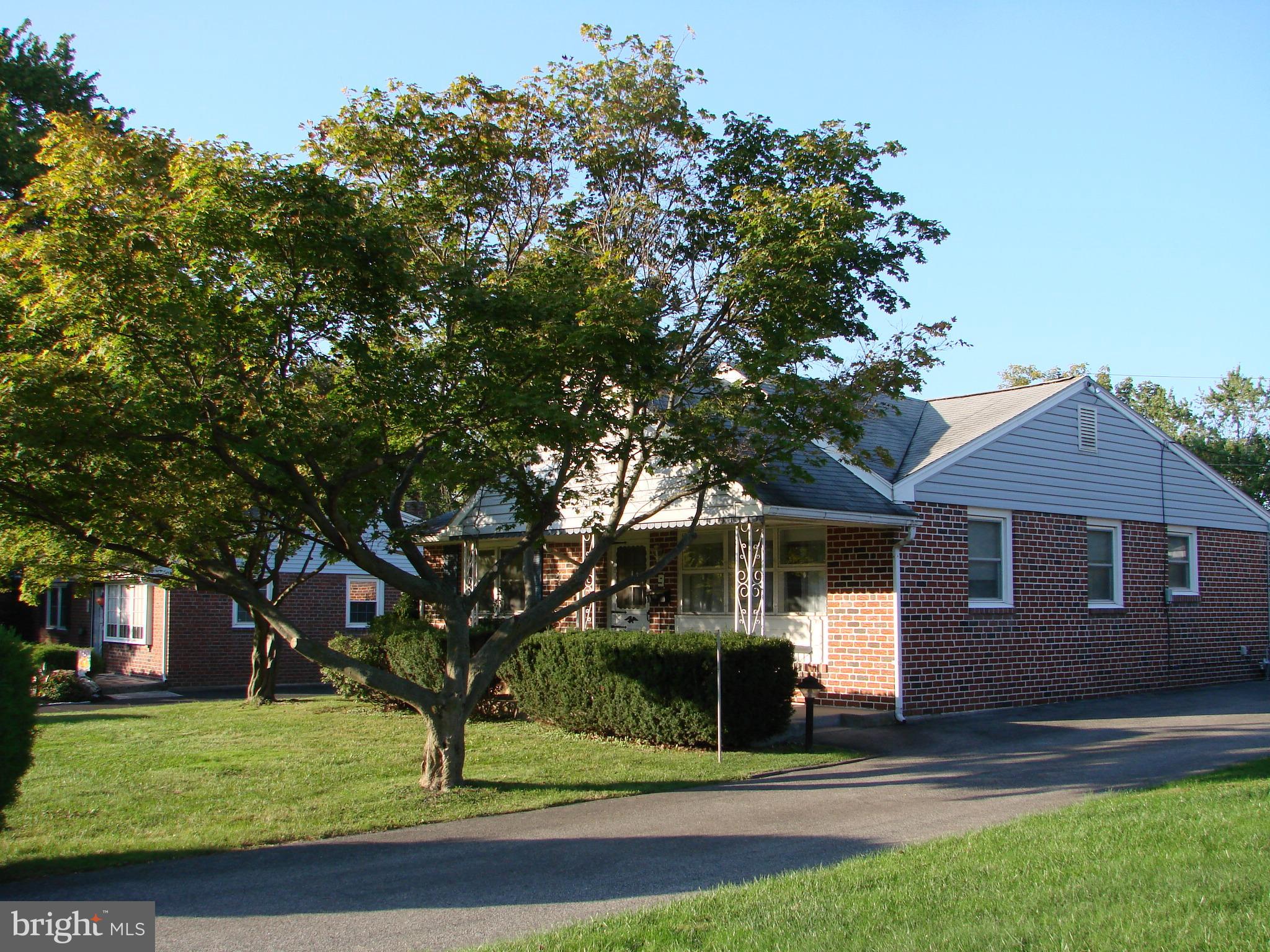 9 Lawnton Road Norristown, PA 19401 - Photo 3 of 18