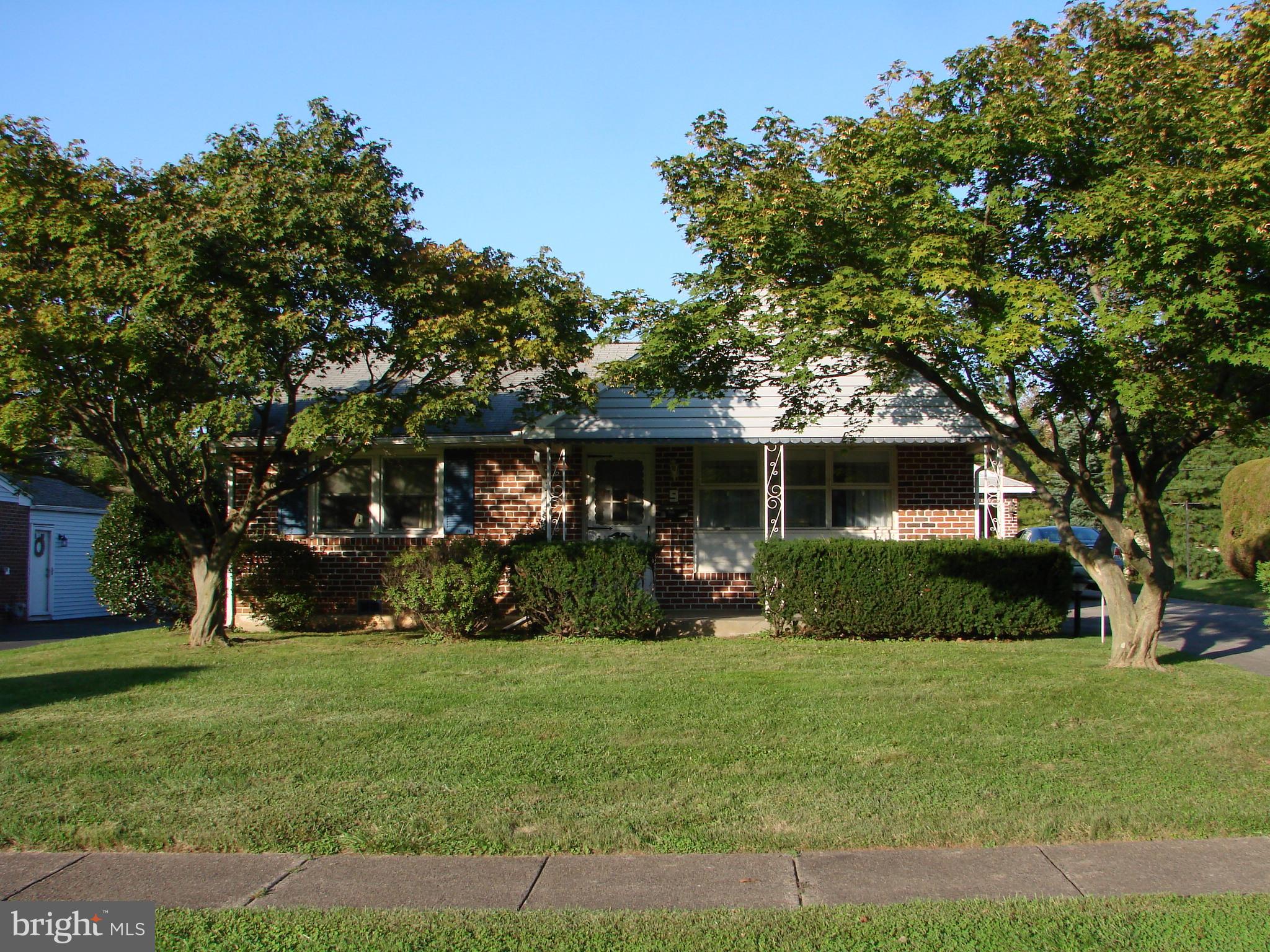 9 Lawnton Road Norristown, PA 19401 - Photo 4 of 18