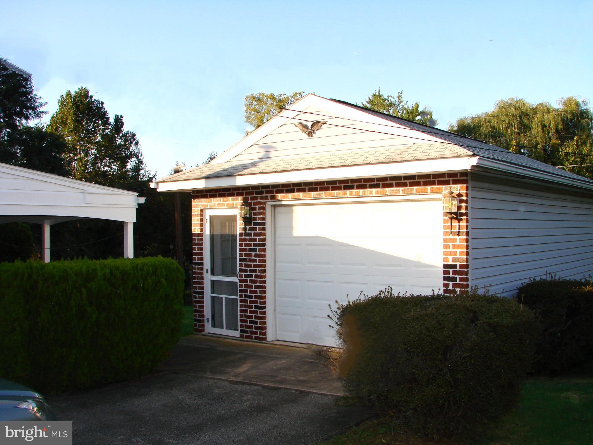 9 Lawnton Road Norristown, PA 19401 - Photo 5 of 18