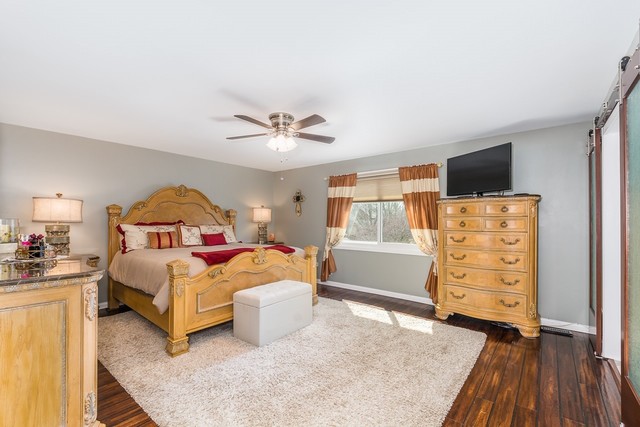 8516 Creekside Lane Darien, IL 60561 - Photo 14 of 30