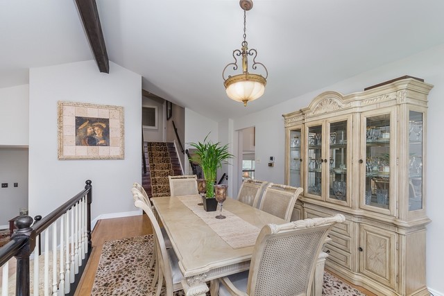 8516 Creekside Lane Darien, IL 60561 - Photo 5 of 30