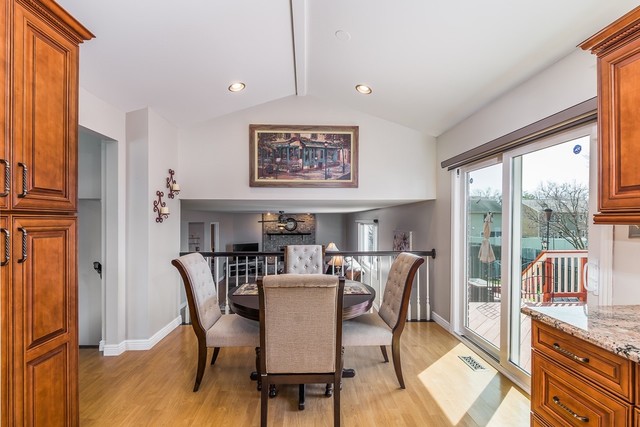 8516 Creekside Lane Darien, IL 60561 - Photo 8 of 30