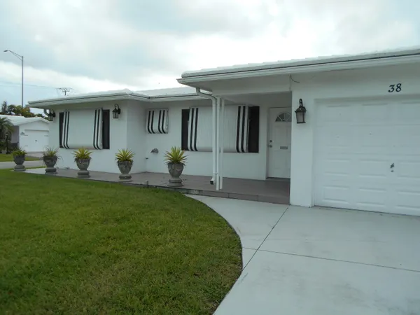 $2,400 | 38 Leisure Boulevard, Pompano Beach, FL 33064