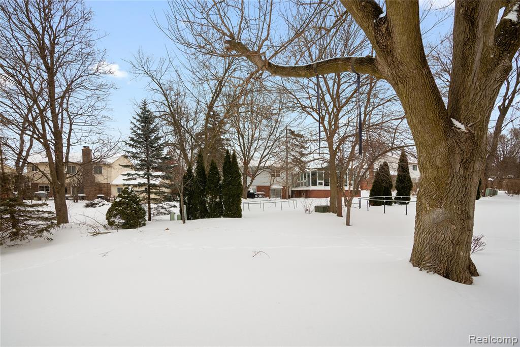 1659 Dennett Lane Rochester Hills, MI 48307 - Photo 35 of 49