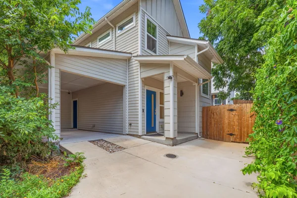 $2,400 | 2000 East 18th Street, Unit B, Austin, TX 78702