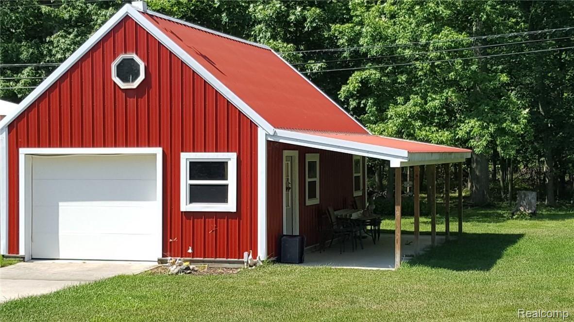 8992 Rucker Road Grosse Ile, MI 48138 - Photo 6 of 40 Pole barn with covered picnic area.