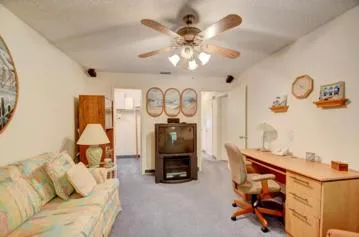 $1,900 | 14606 Lucy Drive, Delray Beach, FL 33484