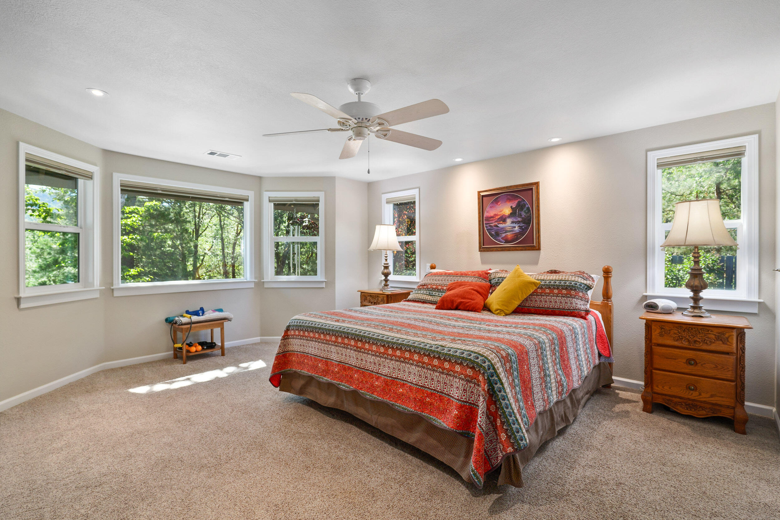 6635 Crowfoot Road Trail, OR 97541 - Photo 35 of 70 Primary Bedroom