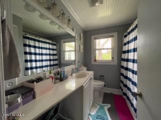 2339 Shirley Road Wilmington, NC 28405 - Photo 13 of 17 Hall bath - there is a linen cabinet in there too!