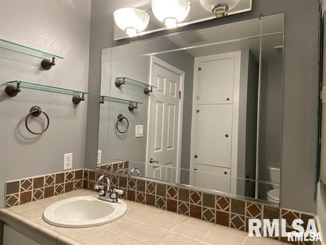1809 East Richview Road Mount Vernon, IL 62864 - Photo 33 of 37 Gallery Image 33
