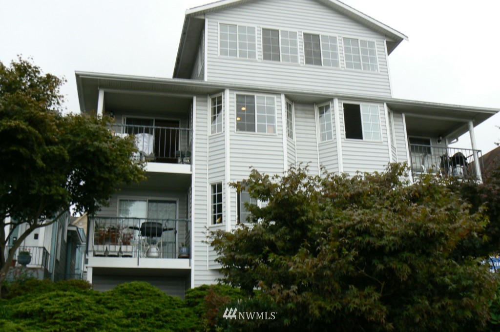 2605 Rucker Avenue, Unit 202 Everett, WA 98201 - Photo 1 of 1