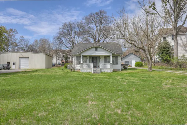 $1,500,000 | 7114 Old Harding Pike, Nashville, TN 37221