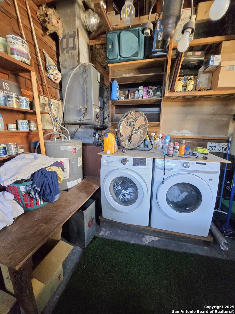 5564 Farm To Market Road 1103 Schertz, TX 78108 - Photo 32 of 35 a utility room with dryer and washer