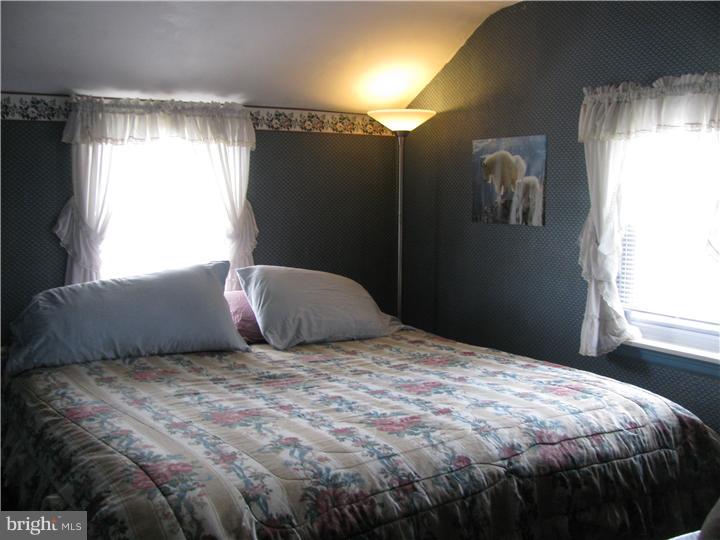 124 Redford Road Oreland, PA 19075 - Photo 14 of 24 Bedroom 3
