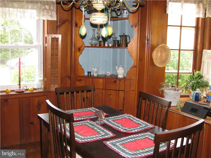 124 Redford Road Oreland, PA 19075 - Photo 8 of 24 Dining Room