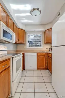 $180,000 | 5133 Hollow Wood Court, Unit A, St. Louis, MO 63128