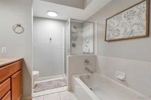 $180,000 | 5133 Hollow Wood Court, Unit A, St. Louis, MO 63128