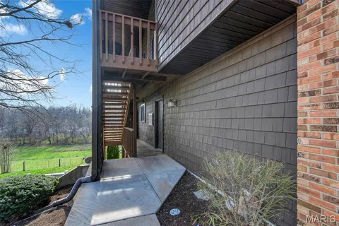 $180,000 | 5133 Hollow Wood Court, Unit A, St. Louis, MO 63128