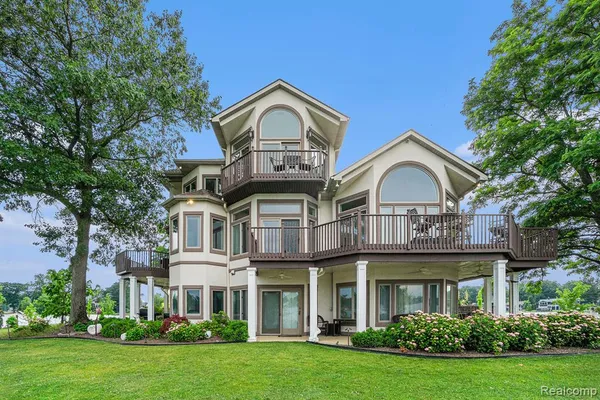 $1,250,000 | 265 Lakeshore Drive, Battle Creek, MI 49015
