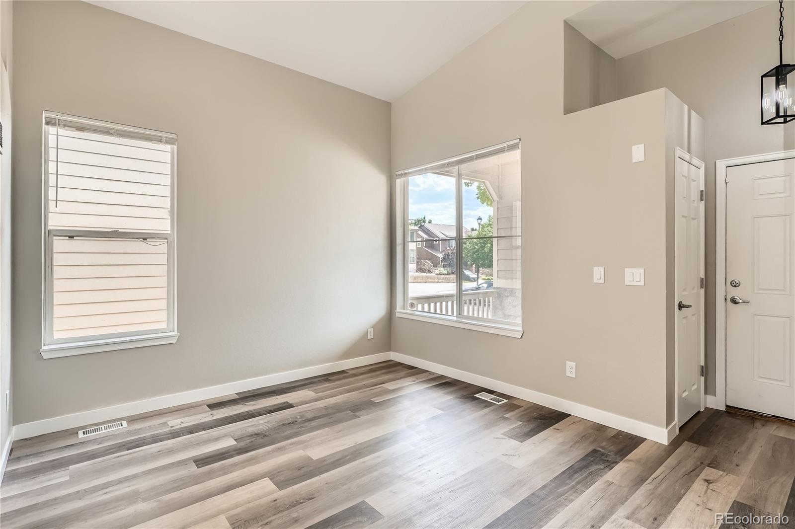 10626 Cherrybrook Circle Highlands Ranch, CO 80126 - Photo 5 of 37