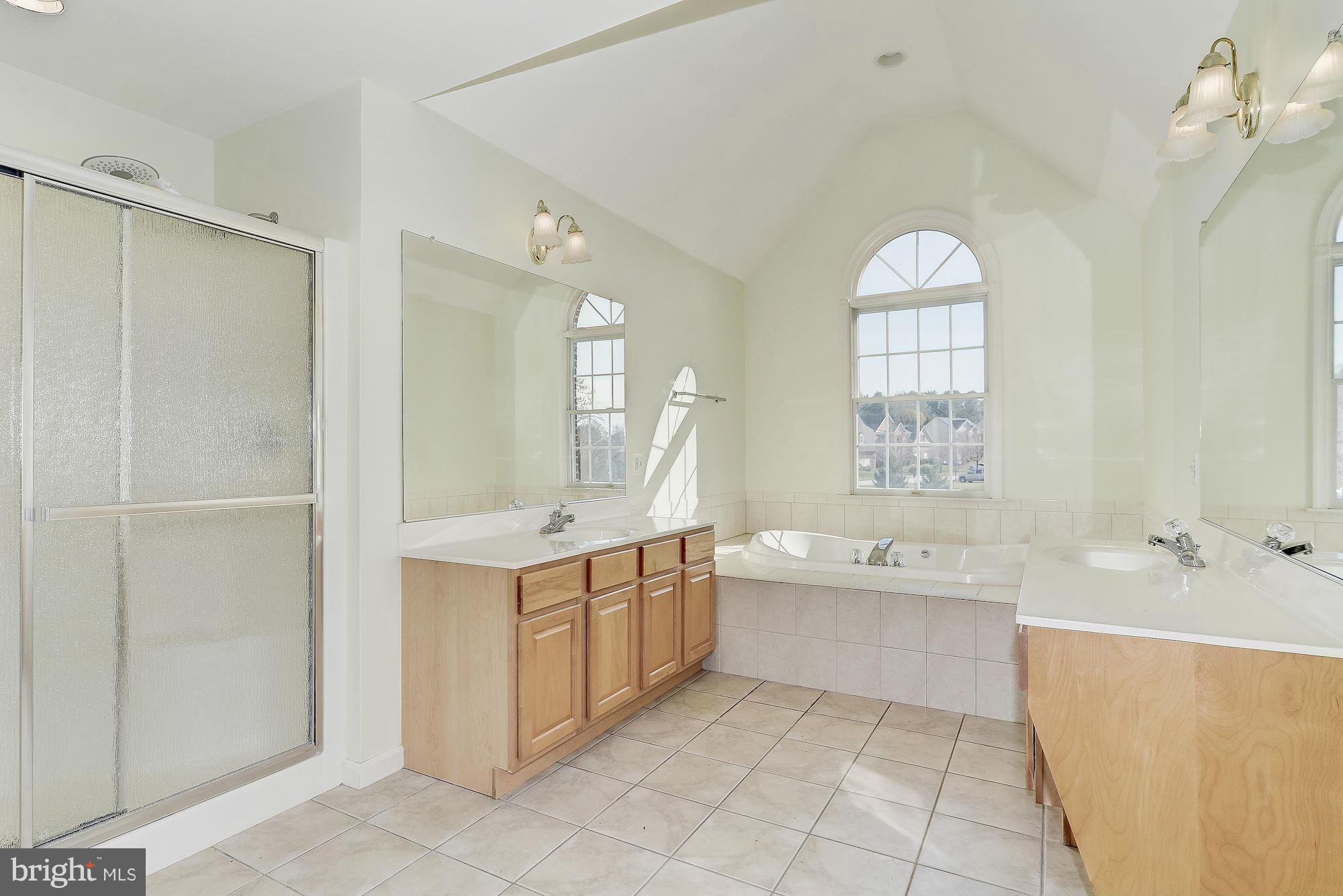 5020 Jericho Road Columbia, MD 21044 - Photo 18 of 30 Luxurious Master Bath