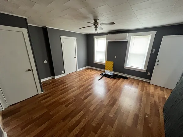 $1,250 | 73 Orswell Street, Unit 1W, Fall River, MA 02724