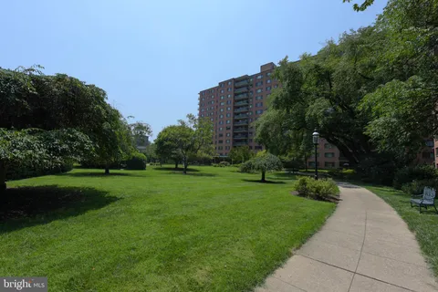 $4,200 | 4201 Cathedral Avenue Northwest, Unit 501W, Washington, DC 20016