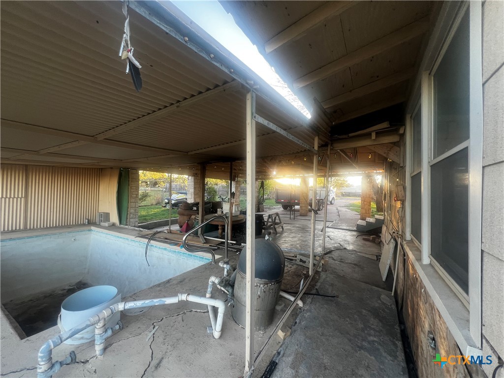 605 East Rogers Cemetery Road Rogers, TX 76569 - Photo 28 of 29 a room with gym equipment