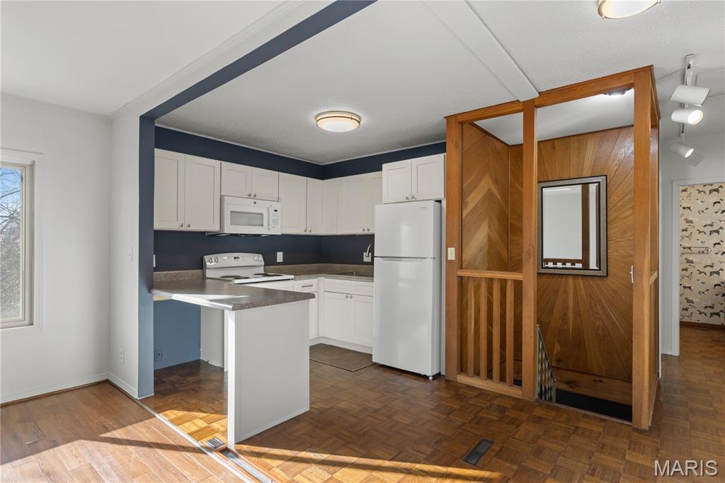 908 State Street Alton, IL 62002 - Photo 9 of 32