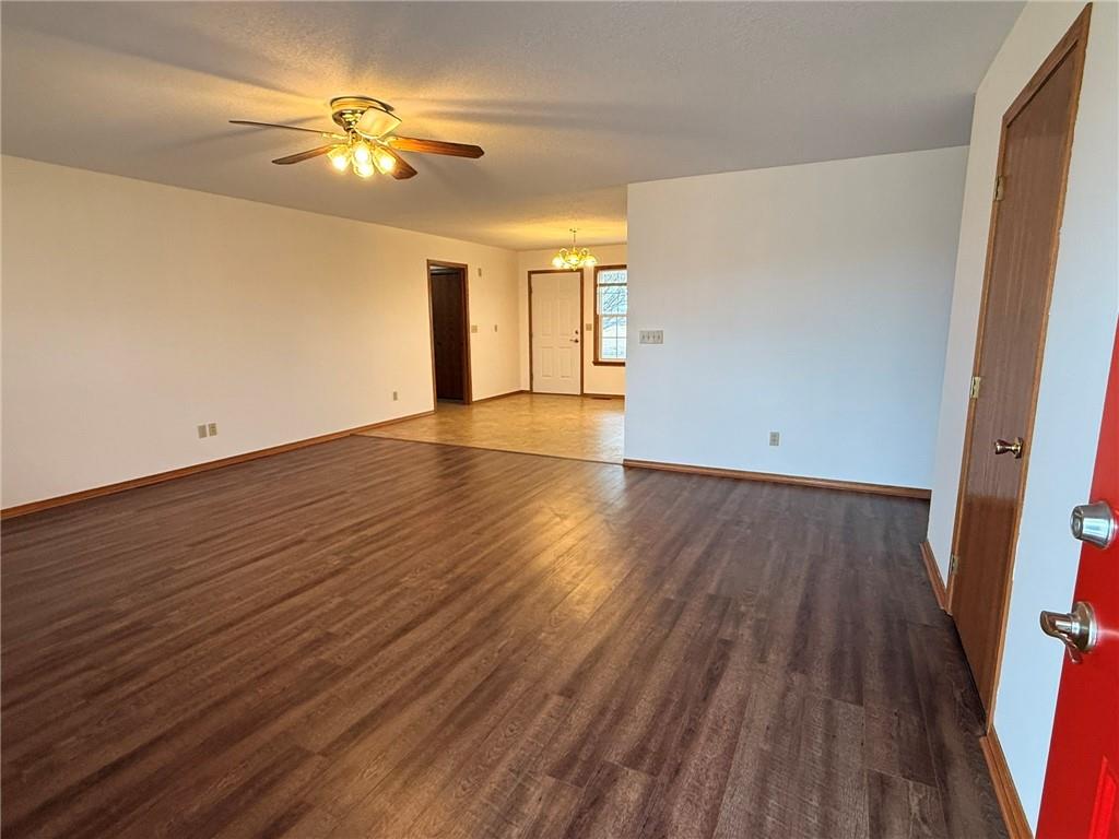 1007 North Main Street Diamond, MO 64840 - Photo 4 of 37