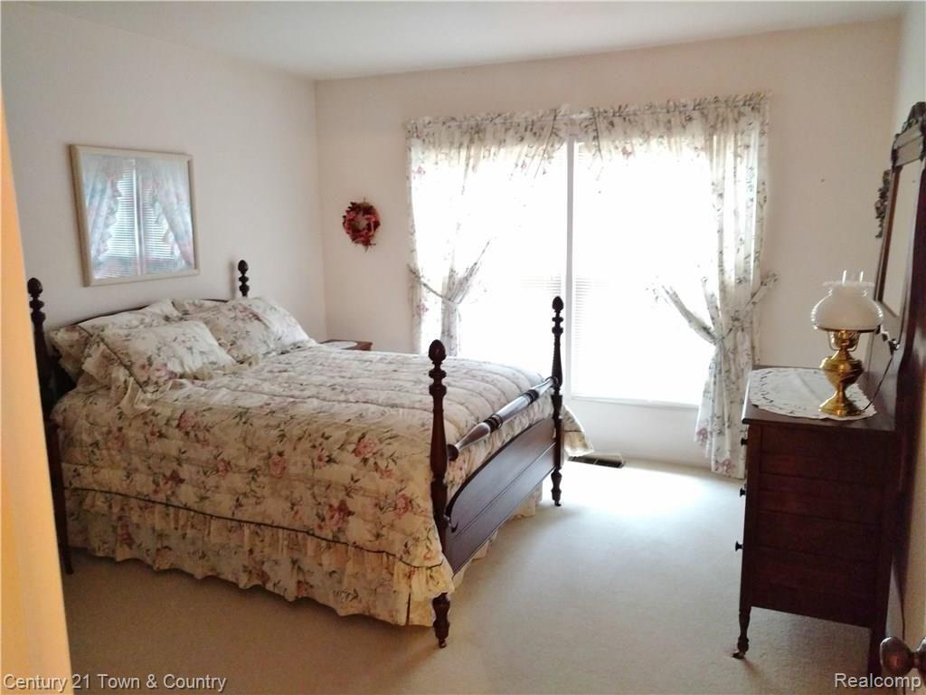 1368 Crescent Lane, Unit 303 Rochester Hills, MI 48306 - Photo 8 of 10
