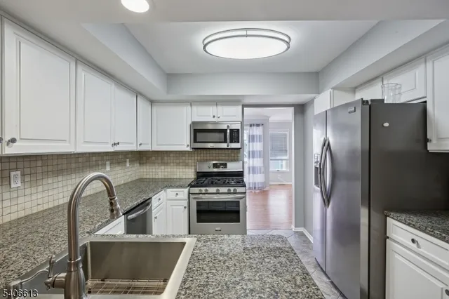 $3,950 | 13 Eton Court, Bedminster, NJ 07921