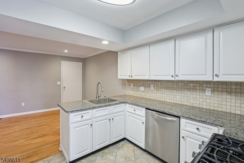 13 Eton Court Bedminster, NJ 07921 - Photo 18 of 50