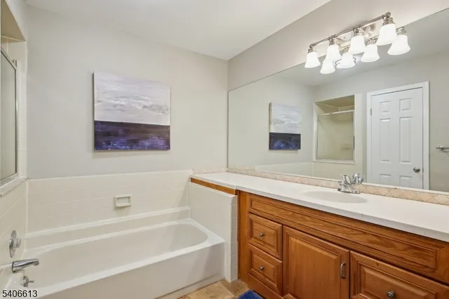 $3,950 | 13 Eton Court, Bedminster, NJ 07921