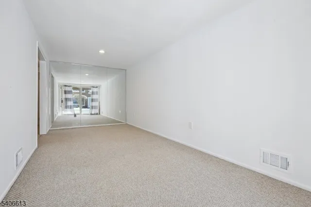 $3,950 | 13 Eton Court, Bedminster, NJ 07921