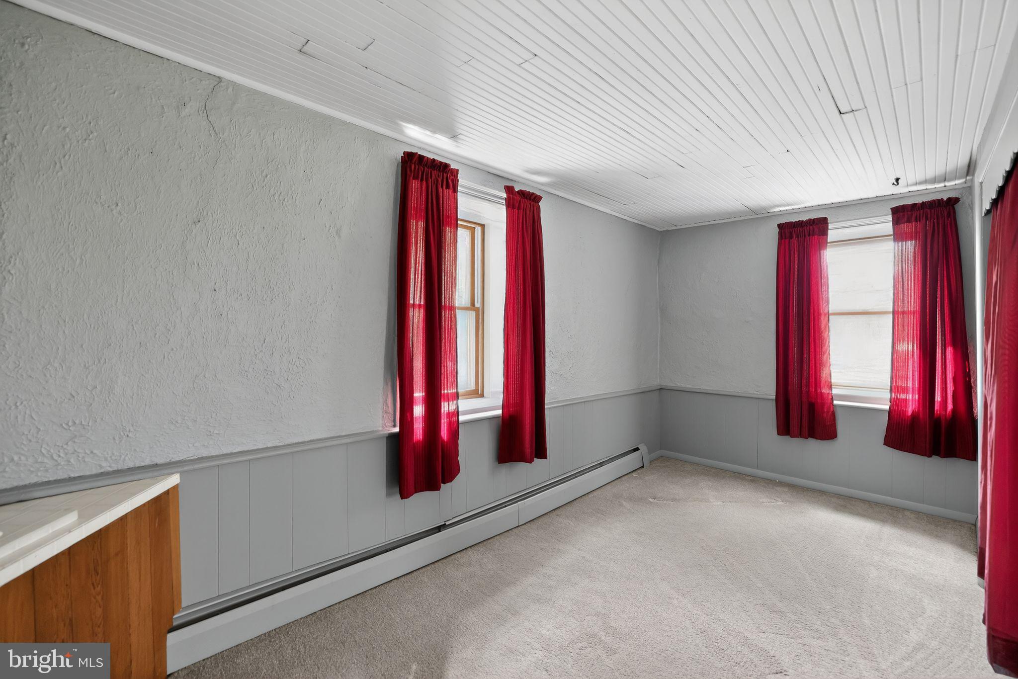 1786 Weisstown Road Boyertown, PA 19512 - Photo 13 of 37