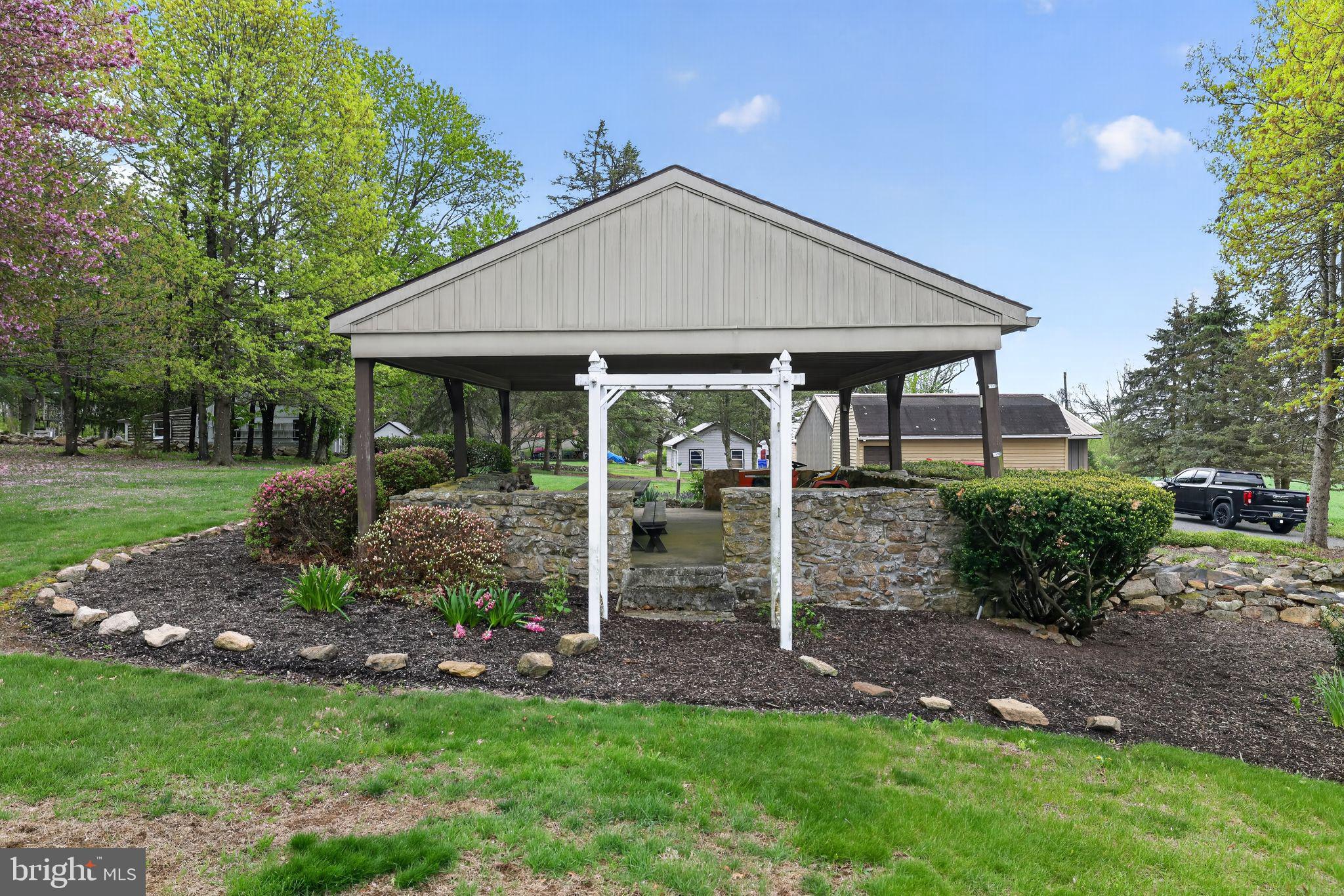 1786 Weisstown Road Boyertown, PA 19512 - Photo 7 of 37