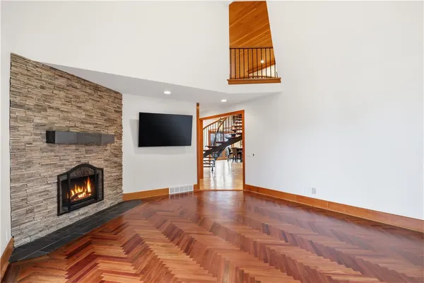 $1,299,900 | 42 Lake Lacoma Drive, Perinton, NY 14534