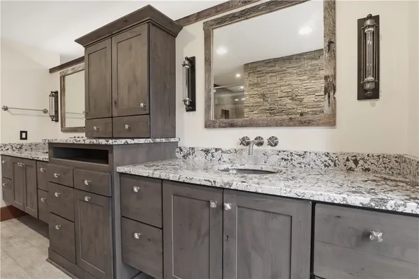 $1,299,900 | 42 Lake Lacoma Drive, Perinton, NY 14534