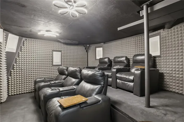 $1,299,900 | 42 Lake Lacoma Drive, Perinton, NY 14534