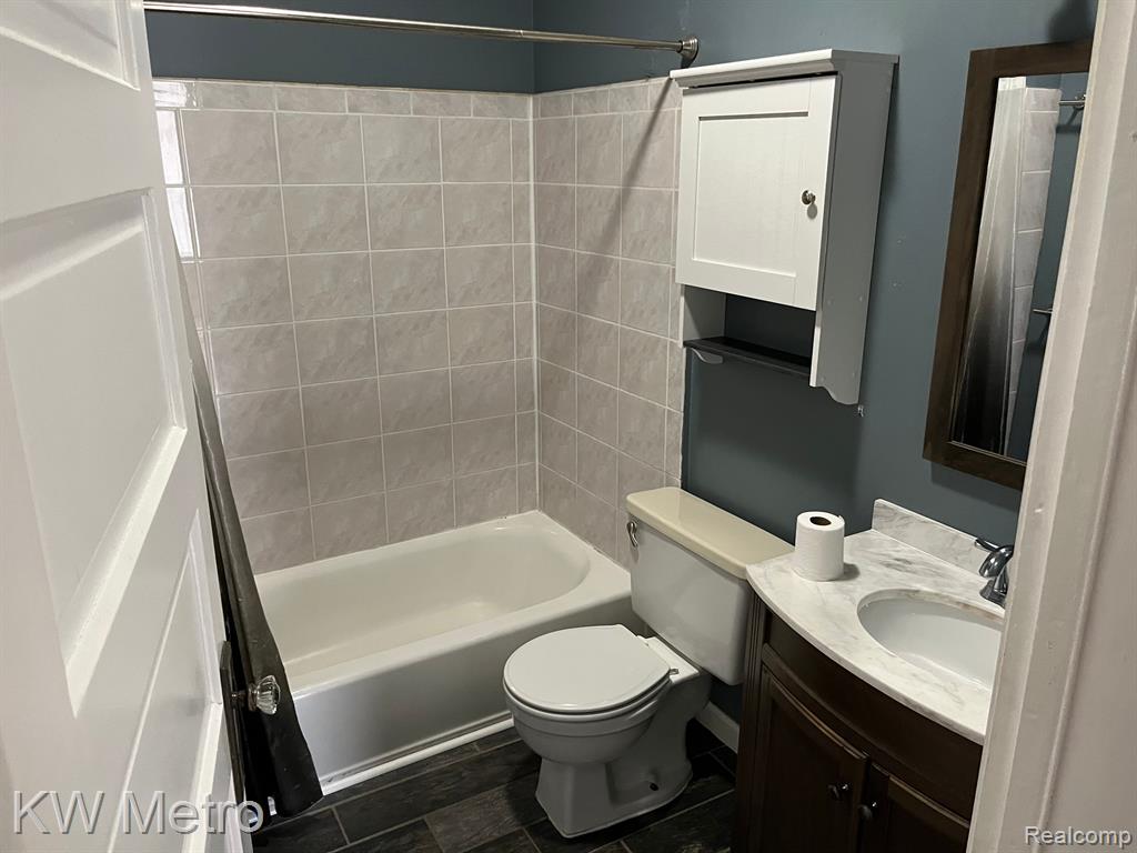 2729 Weaverton Rochester Hills, MI 48307 - Photo 14 of 24