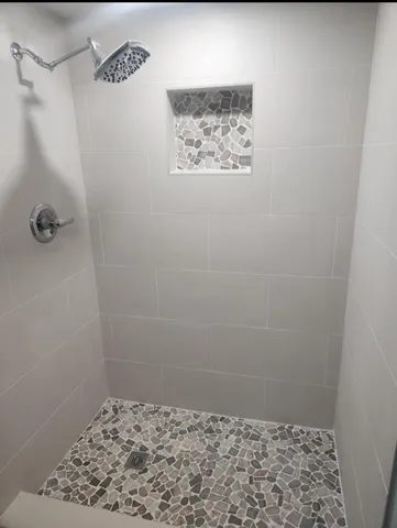 $2,295 | 2731 Taft Street, Unit 410, Hollywood, FL 33020