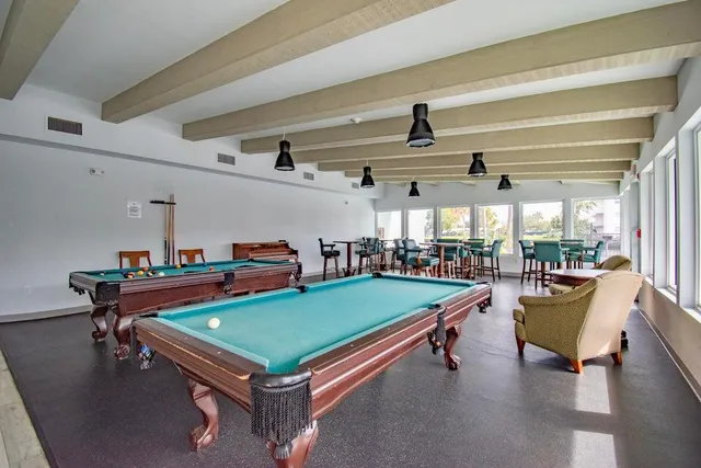 $2,295 | 2731 Taft Street, Unit 410, Hollywood, FL 33020