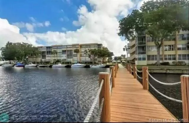 $2,295 | 2731 Taft Street, Unit 410, Hollywood, FL 33020