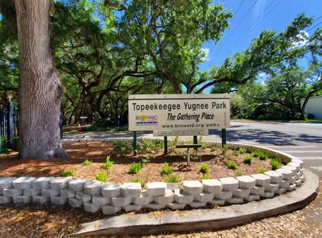 $2,295 | 2731 Taft Street, Unit 410, Hollywood, FL 33020