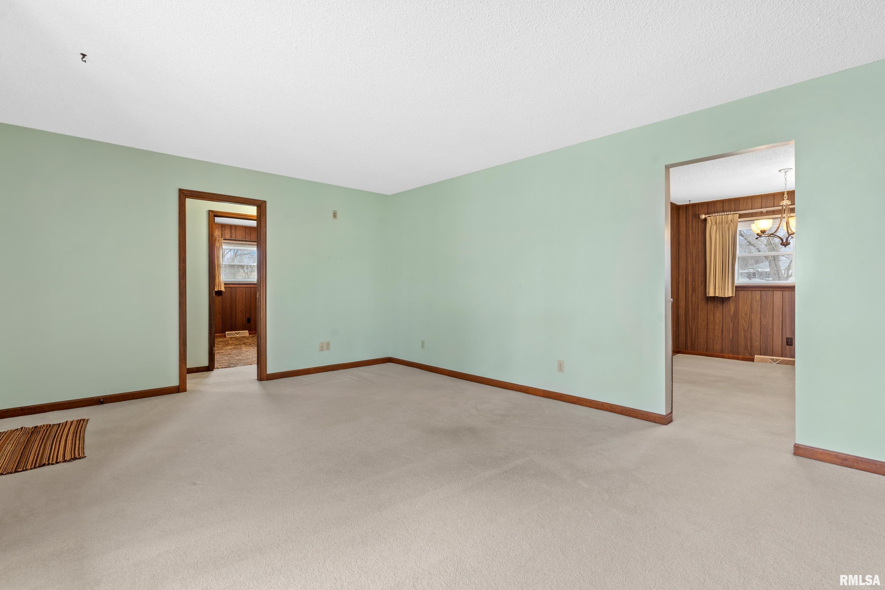 225 Saxon Drive Springfield, IL 62704 - Photo 5 of 20