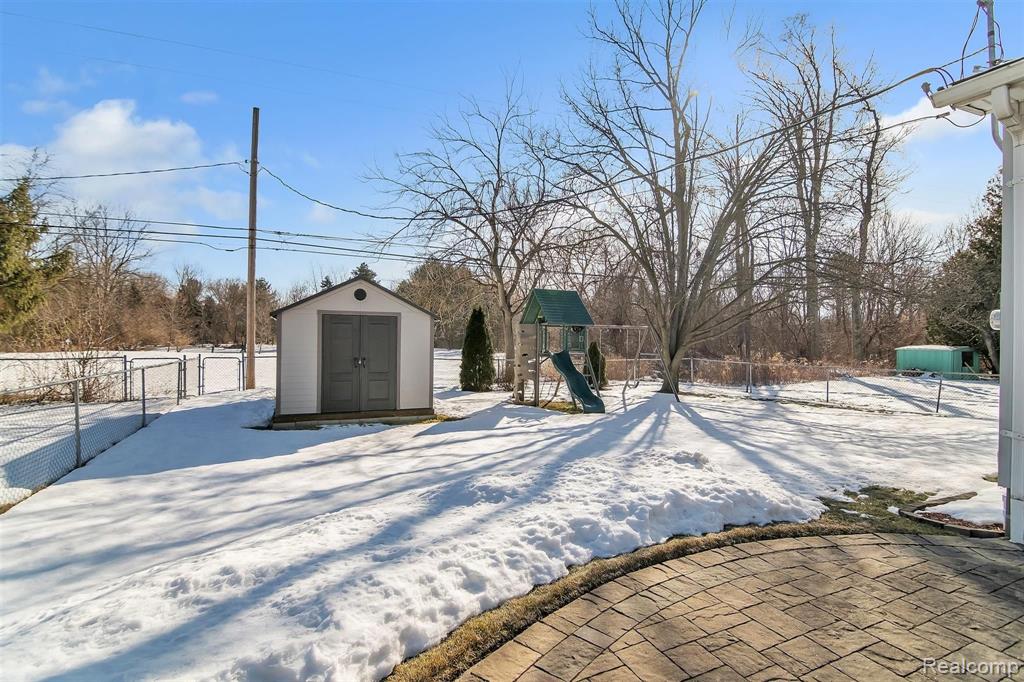 3677 Dearborn Avenue Rochester Hills, MI 48309 - Photo 23 of 28