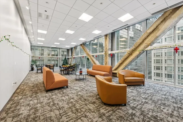 $2,400 | 8 East Randolph Street, Unit 1806, Chicago, IL 60601